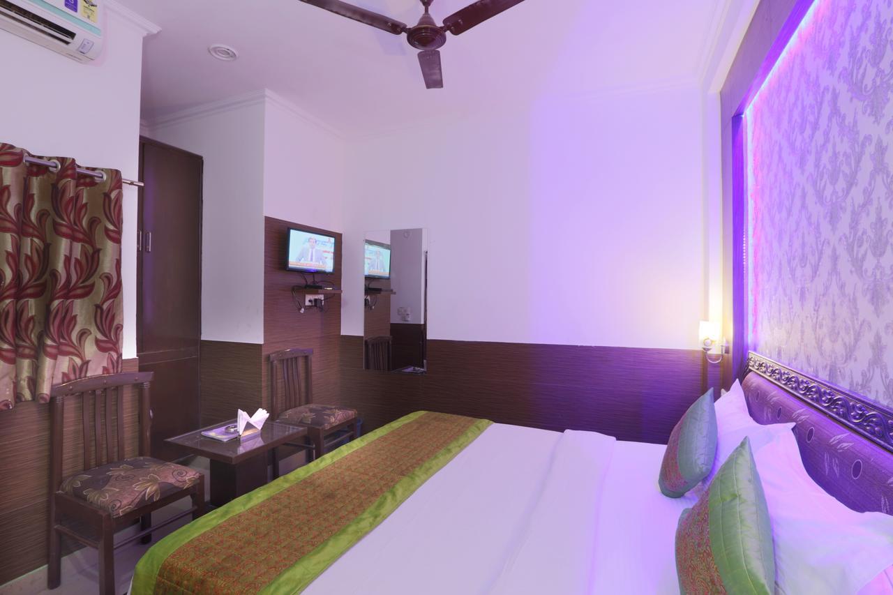 ניו דלהי Hotel Perfect Palace מראה חיצוני תמונה